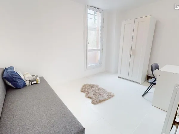 Chambre 5 pièces 83 m²