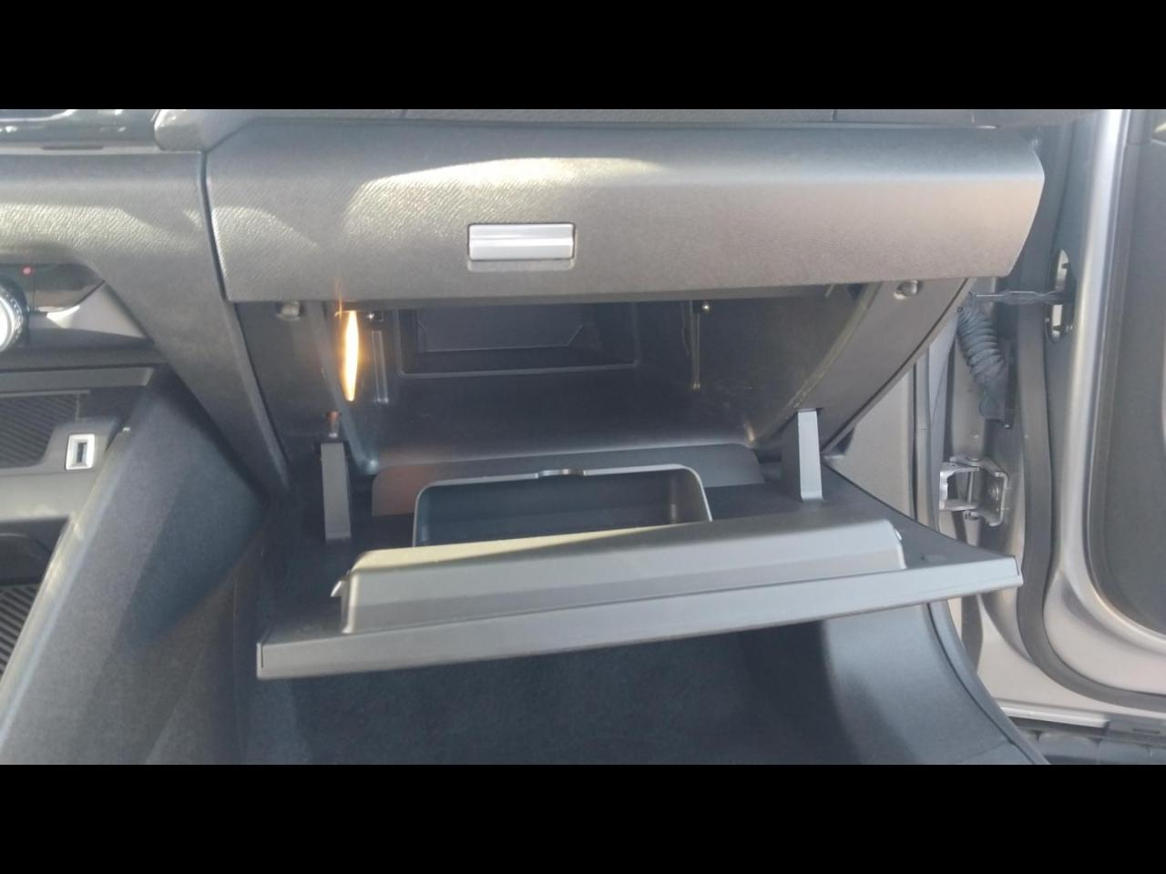 Citroën C4 X puretech 130ch s&s shine eat8 — photo 31