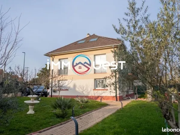 Local commercial 266 m²