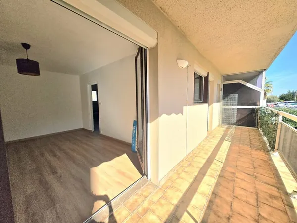 À VENDRE Charmant T2 Bis avec terrasse et parking privatif