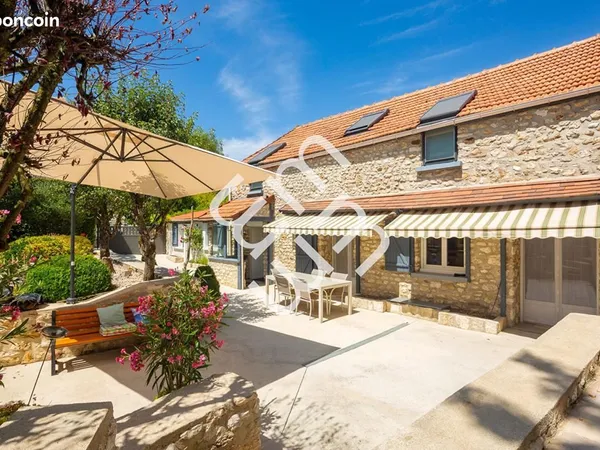 Longère 8 pièces 193 m²