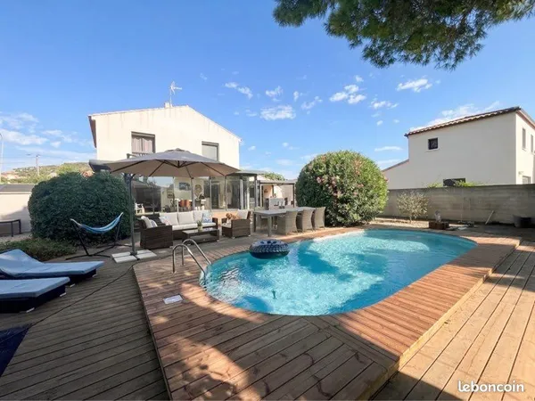 Maison 150m² rénovée DPE B - 4 ch. + bureau - Parcelle 808m² piscine neuve & terrasse 110m² - Les Cr