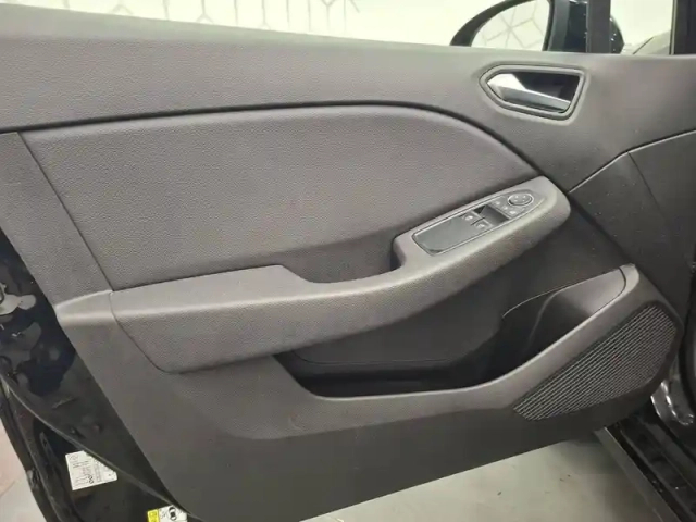 Renault Clio blue dci 85 — photo 22