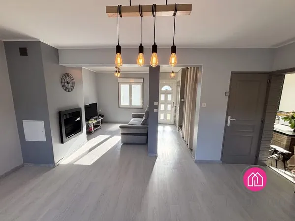 Maison semi individuelle avec garage