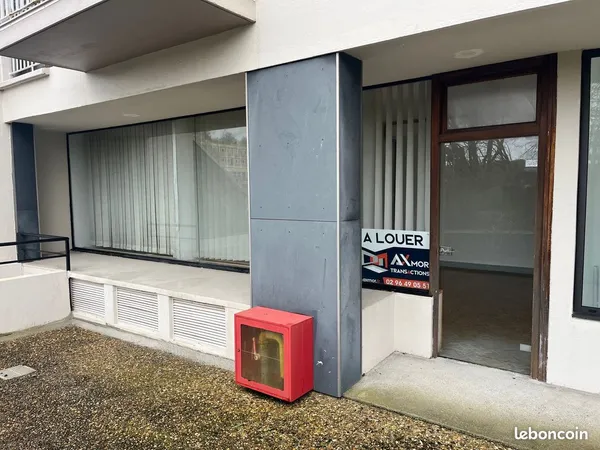 Local 48 m² Lannion
