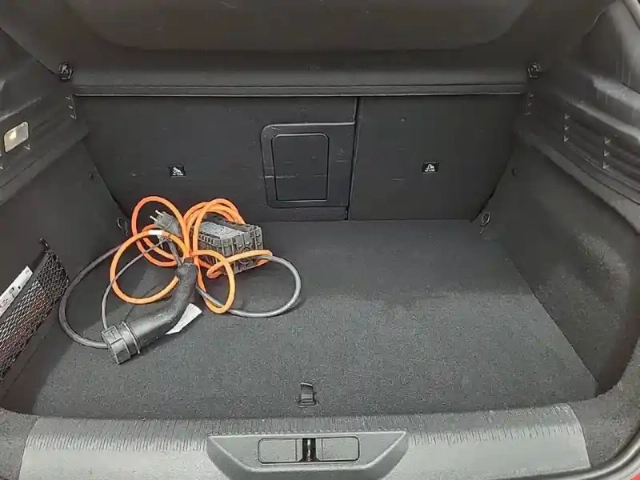 Peugeot 308 phev 180 e-eat8 — photo 6