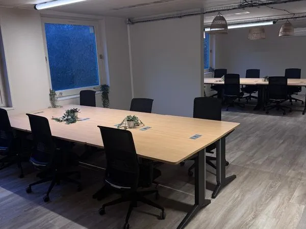 Bureaux 243 m² à Lognes - Jusqu'à 30 postes - A4 / RER A - Idéal siège social