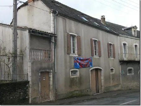 Gramat, vaste maison centre ville à rénover