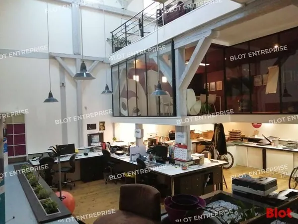 Bureaux 327 m²