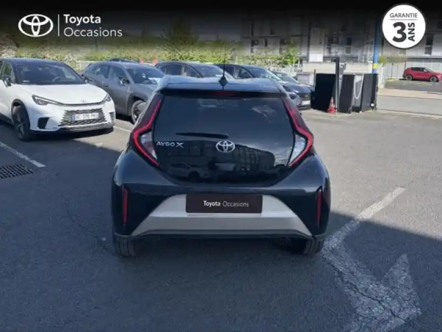 Toyota Aygo x 1.0 vvt-i 72ch design s-cvt my23 — photo 4