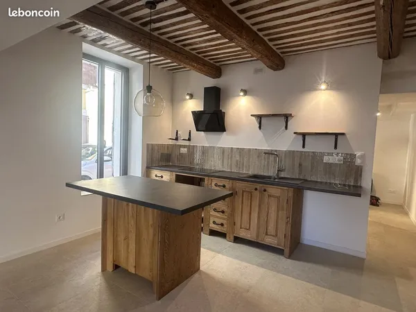 Maison de village 83 m² rénovée à neuf - Cabannes - clim réversible - DPE B