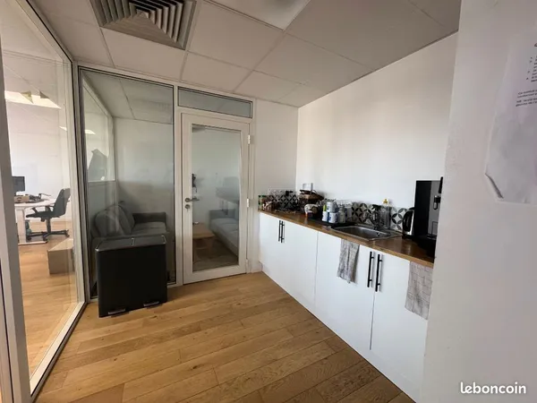 Bureaux 83 m²