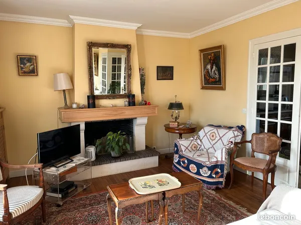 Maison 5 chambres, jardin 1 000 m², double garage et atelier, Béthines