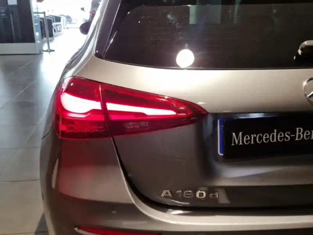 Mercedes Classe A 180 d progressive line — photo 33