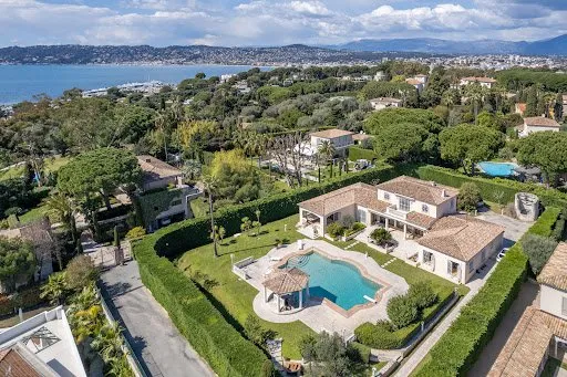 Villa 7 pièces 347 m²