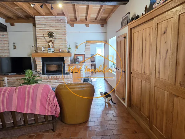 Maison 6 pièces 201 m²