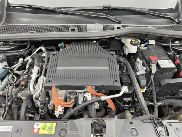 Peugeot 2008 electrique 136 ch — photo 27