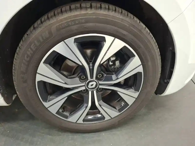Renault Clio blue dci 100 — photo 15