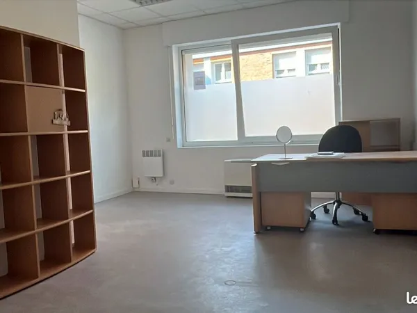 Bureau à Louer Équipé - Centre-ville-Halluin