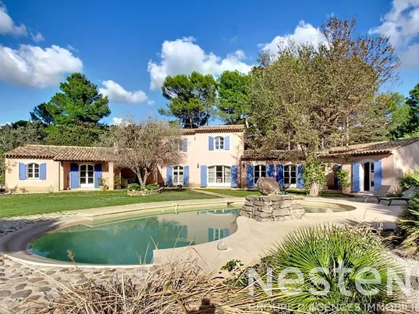 A VENDRE !Maison Lorgues 191 m2 + piscine +garage + 4000m2