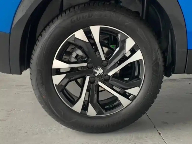 Peugeot 2008 e- 136ch allure pack — photo 5