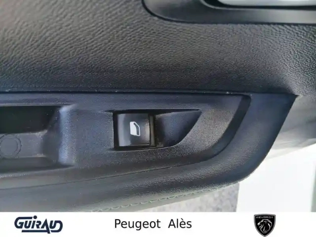 Peugeot 208 electrique 50 kwh 136ch — photo 13