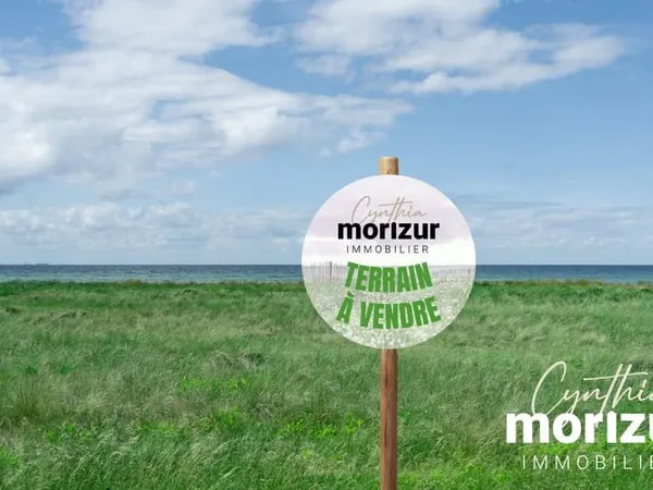 LOMENER - TERRAIN CONSTRUCTIBLE EN BORD DE MER