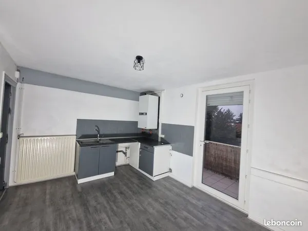 Appartement grand T3 avec balconnet