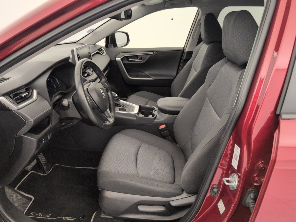 Toyota RAV 4 — photo 18