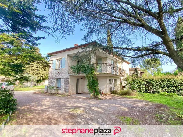 Maison 8 pièces 130 m²