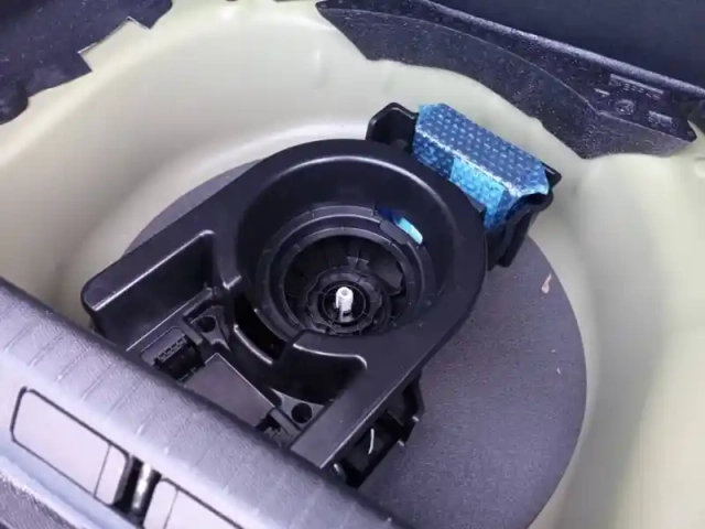 Peugeot 208 puretech 100 s&amp;s bvm6 — photo 52