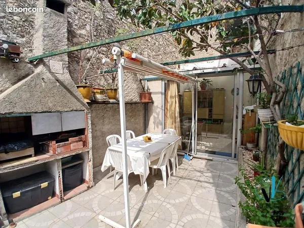 Rivesaltes maison de village avec garage, terrasse et véranda