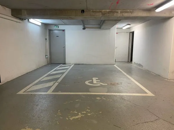 Parking 12 m²