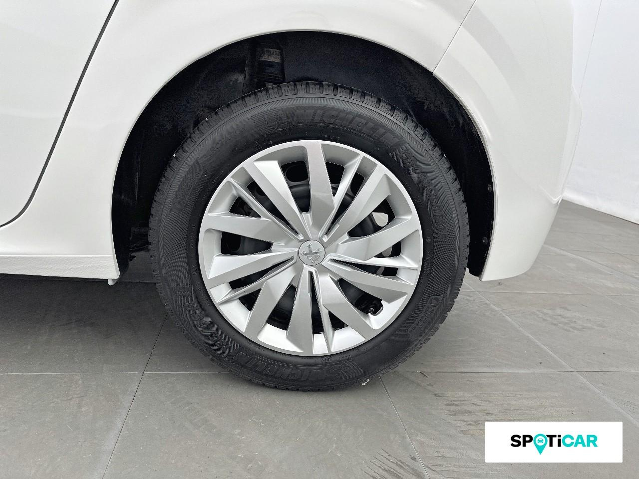 Peugeot 208 puretech 75 s&s active — photo 11
