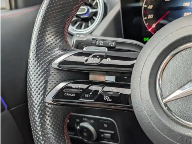 Mercedes Gla 180 d — photo 13