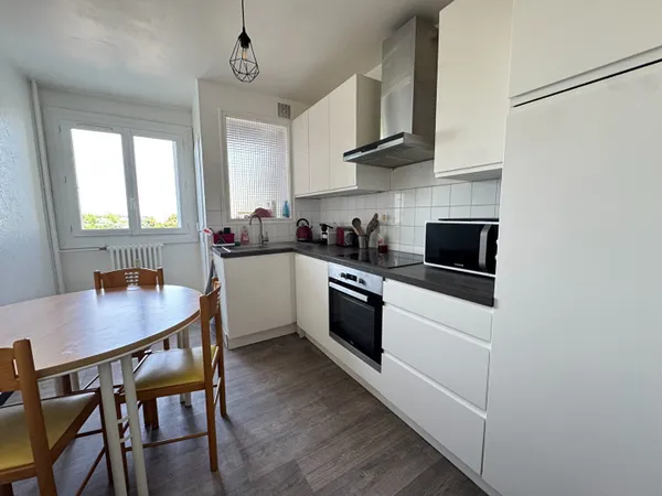 LOCATION CHAMBRE MEUBLEE DANS APPARTEMENT 50 m²