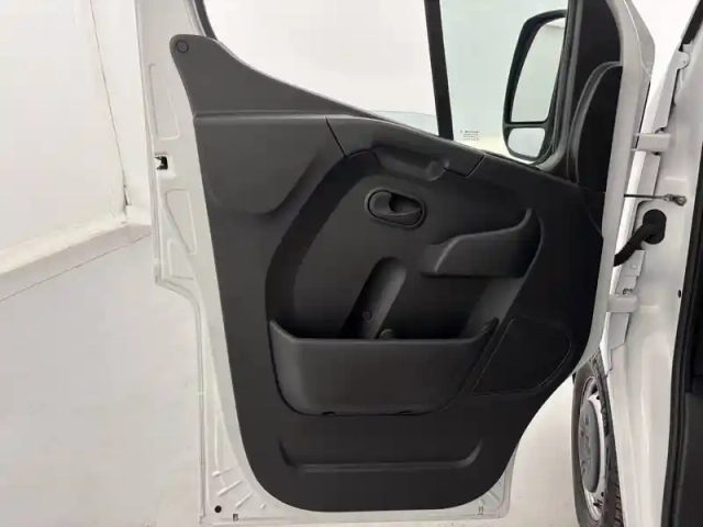 Renault Master fgn trac f3500 l3h3 blue dci 135 — photo 11