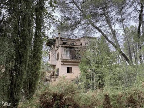 SUR 13643 M², VILLA 147 M² A RENOVER