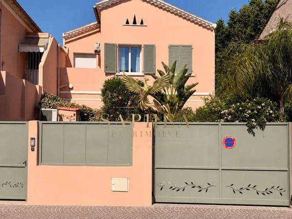 MAISON SANARY-SUR-MER - HYPER-CENTRE