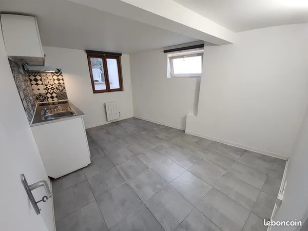 À louer, agréable T2 situé au sein d'un pavillon, dans un environnement résidentiel