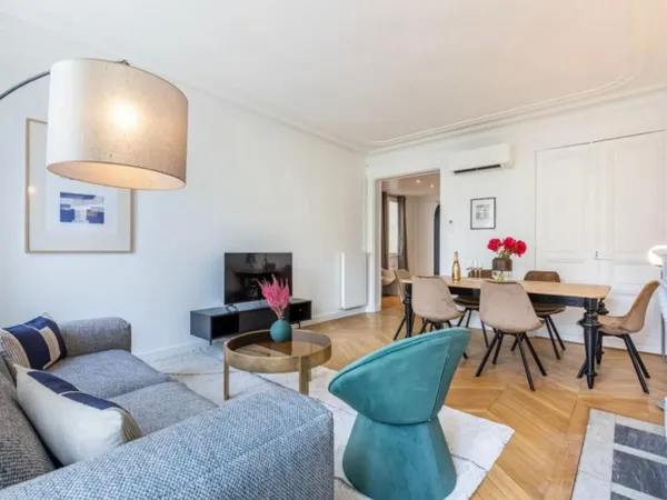 Place de l'Étoile -110 m² - 3 chambres