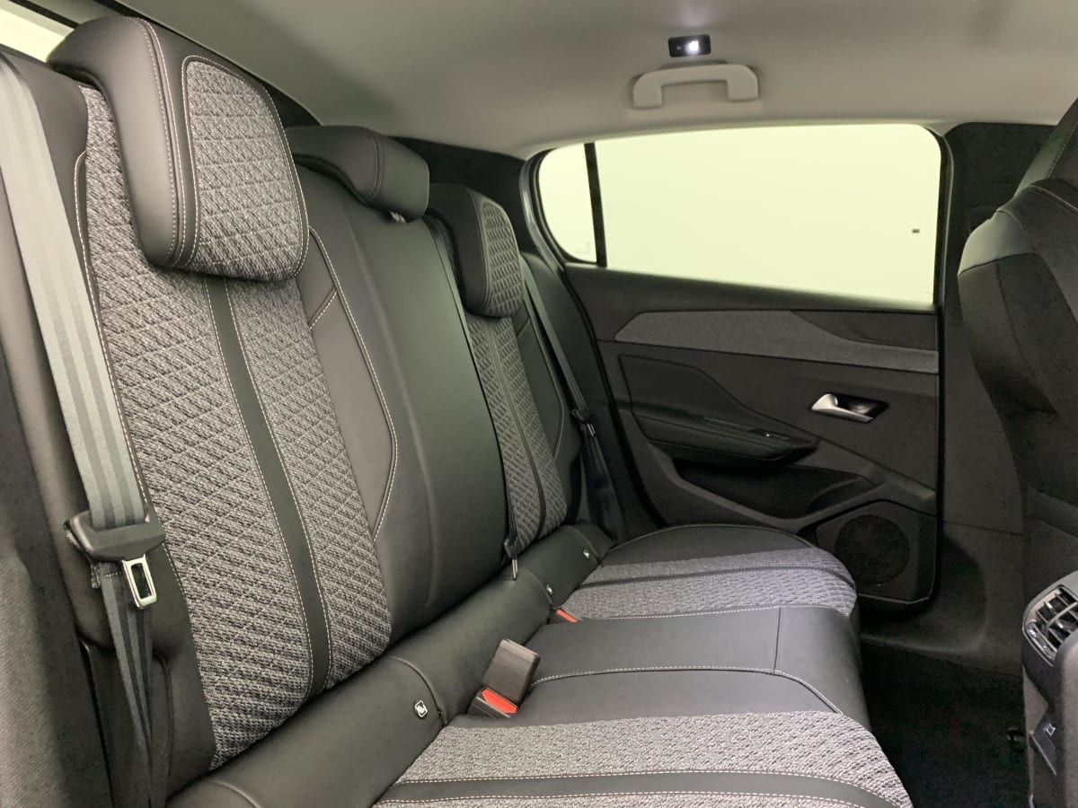 Peugeot 308 — photo 10