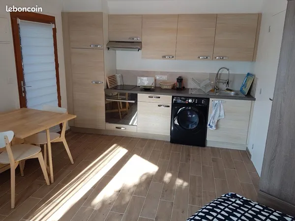 Cabinet paramédical de 29 m², lumineux, climatisé, entièrement aménagé, disponible à la location à l
