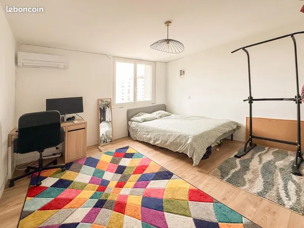 Chambre de 14m2, meublé secteur, Antigone