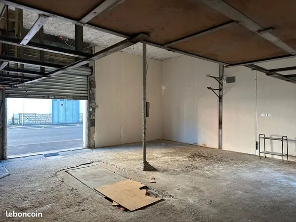 Garage ou espace de stockage 60m2 Béziers
