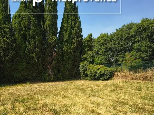Terrain à bâtir de 500 m² à LORIOL-DU-COMTAT (84)