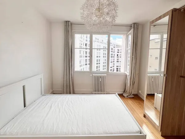 Studio 3 pièces 65 m²