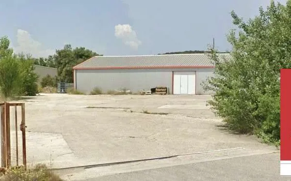 Entrepôt 322m² à vendre proche A7 à Malataverne