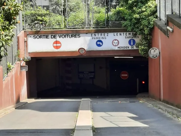 Parking dans résidence sécurisée Paris 14ème - 25m²