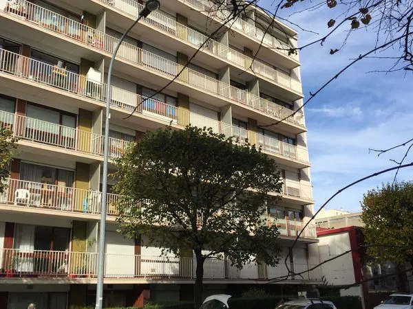 Place de parking couverte Montreuil